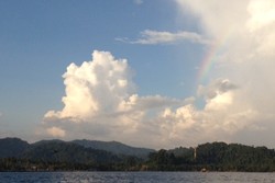 Ada Pelangi Cantik di Atas Raja Ampat