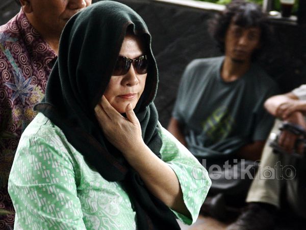 Istri Akil Diperiksa KPK