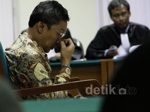 Ahmad Fathanah Dituntut 17,5 Tahun Penjara