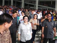 Megawati Kunjungi Pabrik di Tangerang