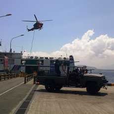 Pasukan Raider Simulasi Penanggulangan Teroris di Pelabuhan Ketapang