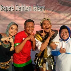 Keep Smile, Dahlan dan Bos-Bos BUMN Goyang Caisar di Sukabumi