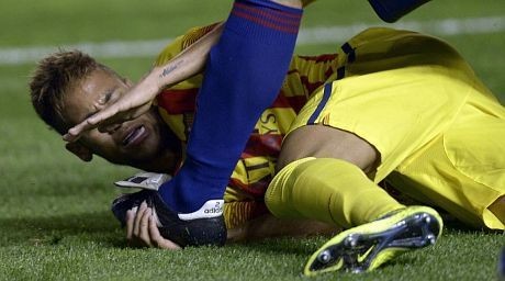 Neymar Sering Dilanggar, Barca Protes Wasit