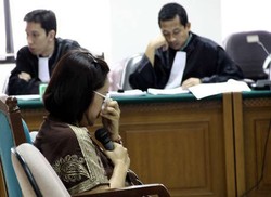 Kisah Tangis Istri Sukotjo Bambang Saat Suami Ditampar AKBP Teddy