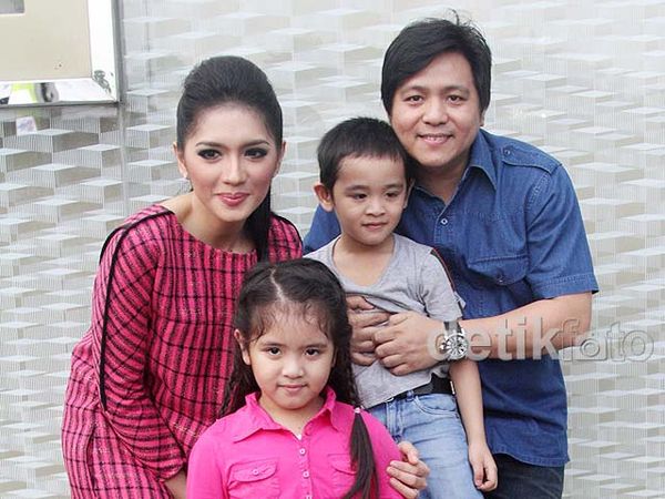 Angel Karamoy dan Keluarga Tercinta