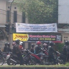 Belum Sepekan, Spanduk Larangan Kasih Uang ke Gepeng Raib