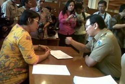 Ahok Jalani Konseling dan Tes HIV di Kantornya