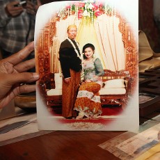 Holy Mau Pisah dari Gatot Tapi Tuntut Rp 1 Miliar dengan Surat Notaris