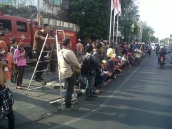 Demi Nonton Kirab, Warga Yogya Padati Jalan Malioboro Sejak Pagi 