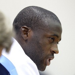 Cuma Fokus Menang, Yaya Toure Tak Pusingkan Kondisi Lapangan