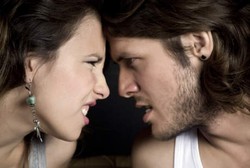 Penting! Cara Berhenti Jadi Pacar yang Suka Mengomel