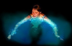 Keren! Laut di 3 Tempat Ini Bisa Bercahaya