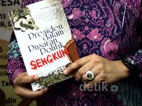Buku Presiden Dalam Pusaran Politik Sengkuni