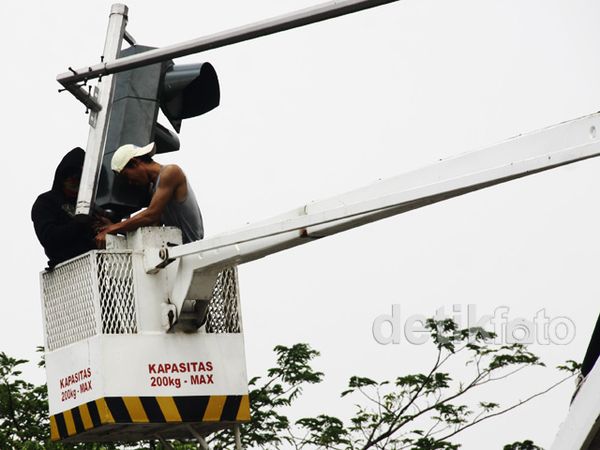 Antisipasi Macet, Traffic Light Diperbaiki