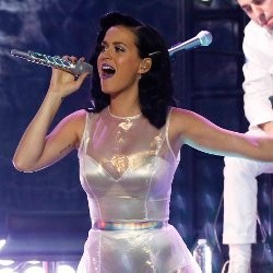 Rilis Album Baru, Katy Perry Tampil Superseksi