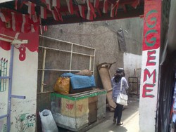 Ini Gang Eme yang Dihuni Pengemis dan Kehidupan Kontrasnya