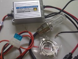 Kenapa Pakai Lampu HID Saat Hujan Sinarnya Tak Tembus?