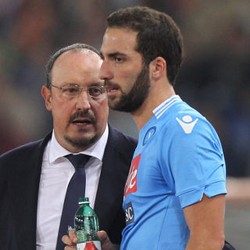 Higuain Masih Naik-turun, Benitez Tak Khawatir