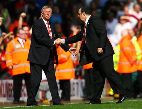 Di Otobiografinya, Fergie Juga Serang Benitez-Dalglish