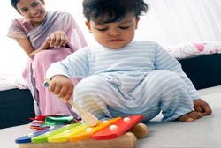 Puas Gigit-gigitan, si Kecil Butuh Mainan dengan Bunyi-bunyian