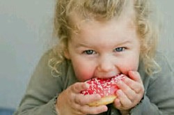 Anak Jadi Cepat Lapar Jika Diberikan Sarapan Donat