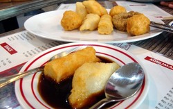 Kedai Pempek AA Pejaten: Sedapnya Pempek Campur dan Nasi Pindang