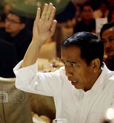 Serangan Amien Rais dan Nurhayati ke Jokowi Mental