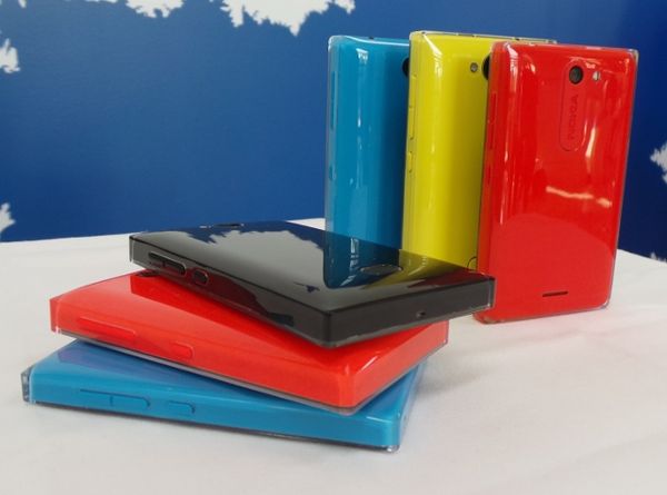 Warna-warni Nokia Asha nan Centil