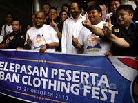 Tim JakCloth Dilepas ke Malaysia