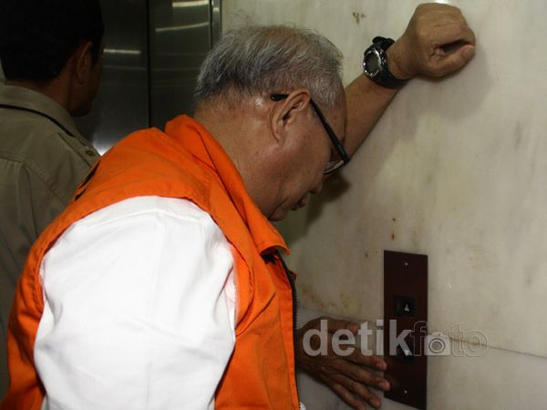 Toto Listyo Jalani Sidang Perdana