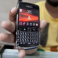 Samsung Manfaatkan BBM untuk Rebut Pengguna BlackBerry