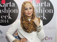 Cantiknya Risty Tagor Berhijab