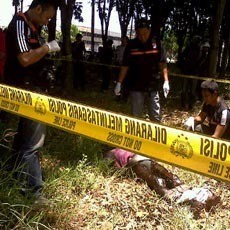 Mayat Berbatik Pink di Bundaran Waru Diduga Korban Pembunuhan