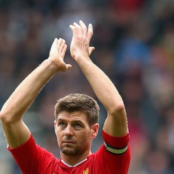 Gerrard Belum Siap Berganti Peran Jadi Gelandang Bertahan
