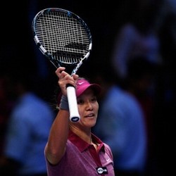 Li Na Menang, Azarenka Kalah