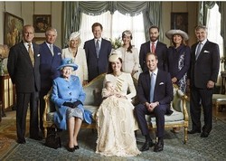 Inspirasi Foto Keluarga Ala Pangeran William dan Kate Middleton