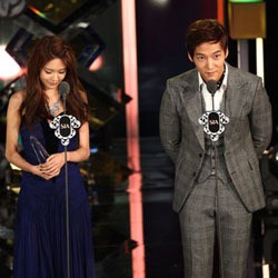 Sooyoung SNSD dan Choi Jin Hyuk Raih Gelar Best K-Style Award