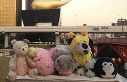Unik! Travel Agent Ini Tawarkan Paket Liburan untuk Boneka