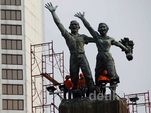 Patung Selamat Datang Dipercantik