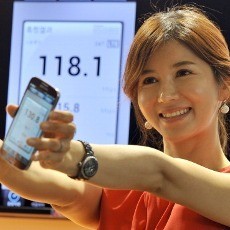 Smartphone Masa Depan: Layar Ultra HD & Kamera 55MP