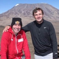 Galang Dana Amal, Bryan Robson Taklukkan Gunung Kilimanjaro