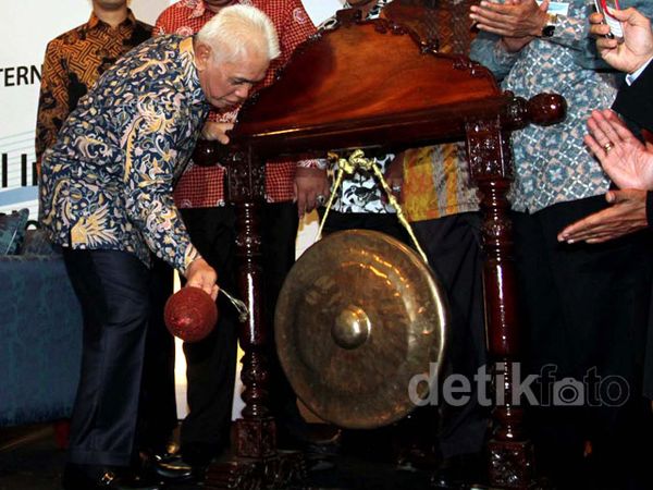 Hatta Rajasa Buka Rakornas Kadin