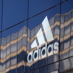 Mulai 2015, Juventus Beralih ke Adidas