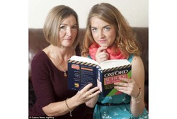 Otot Membengkak, Wanita Ini Coba Kembalikan Ingatannya dengan Foto-foto Kenangan