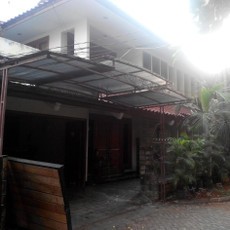 Ini Penampakan Pagar Rumah Adiguna yang Dirusak Perempuan Misterius