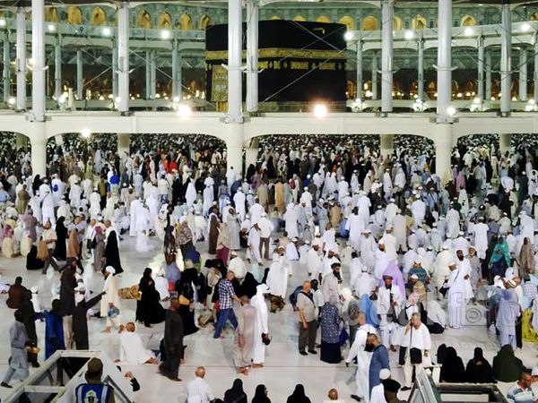 Tawaf di Kabah Masih Padat