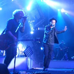 Club 8 & One Republic Panaskan Panggung Guinness Arthurs Day 2013
