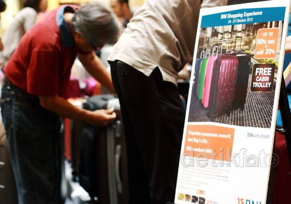 Pameran BNI Travel and Shopping Experience 2013