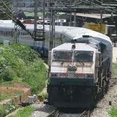 Tiket KA Ekonomi AC akan Naik 100 Persen Per Januari 2014