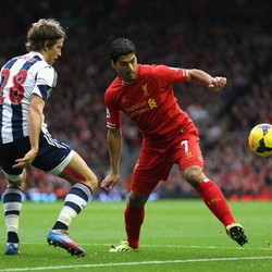 Suarez Hat-trick, Liverpool Hantam West Brom 4-1